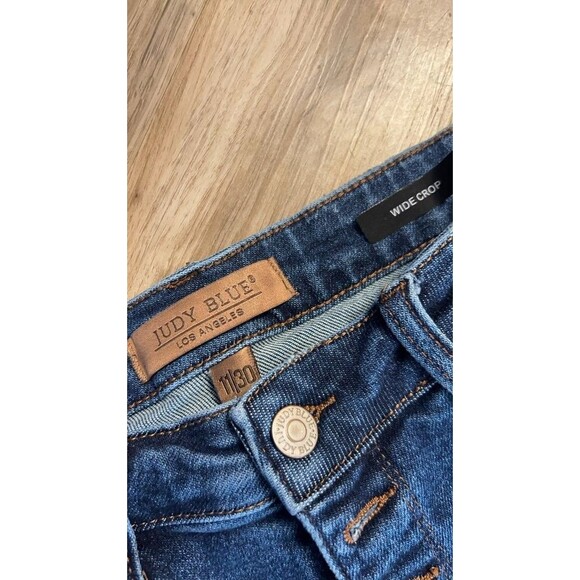 Judy Blue Wide Crop Jeans with Frayed Hem 11/30 - Picture 3 of 3
